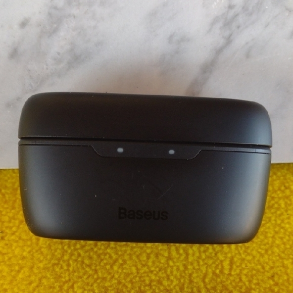 Baseus Black Wireless Earbuds Case NWOT - Picture 1 of 3